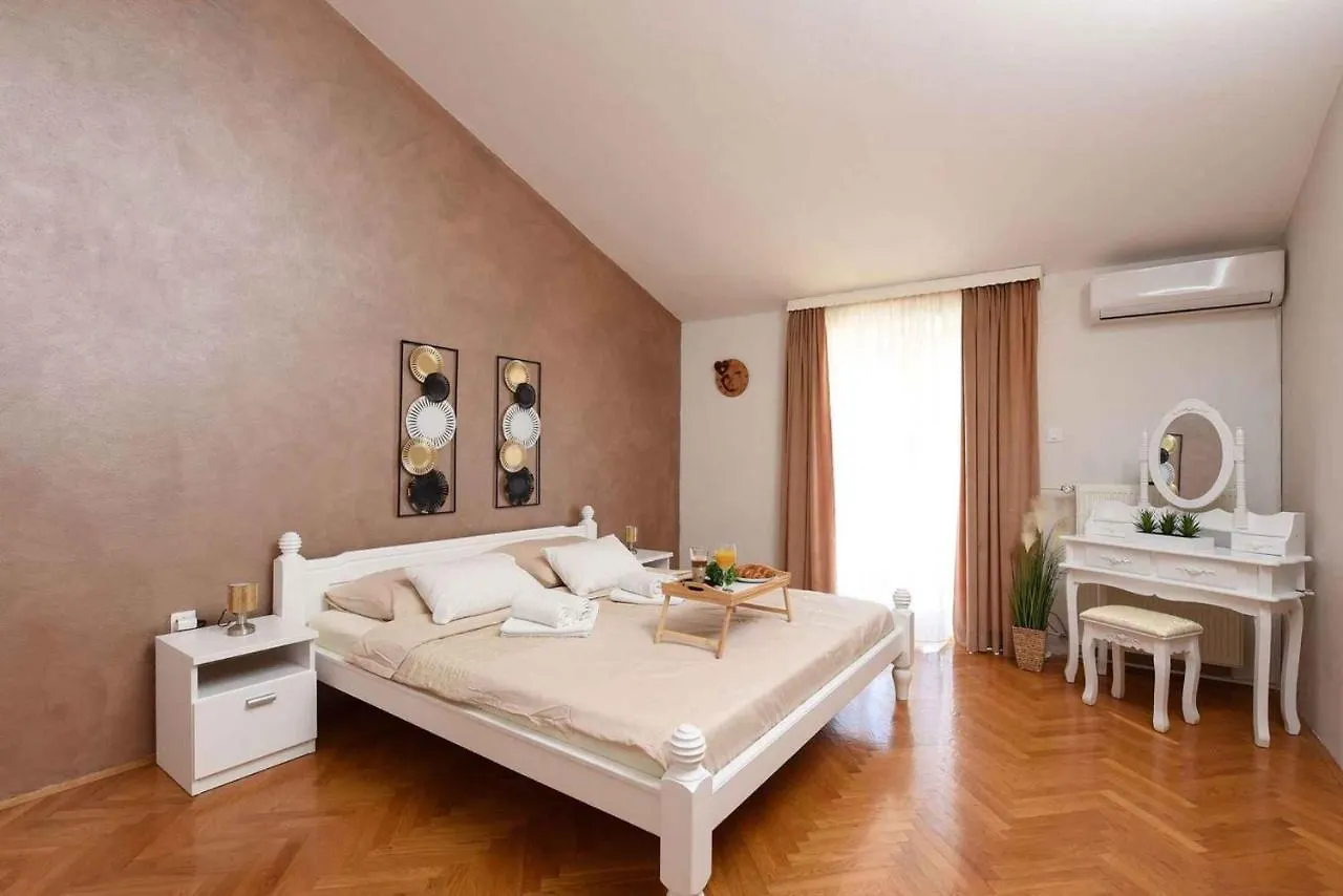 Holiday Home In Zadar/Zadar Riviera 8258 Bokanjac